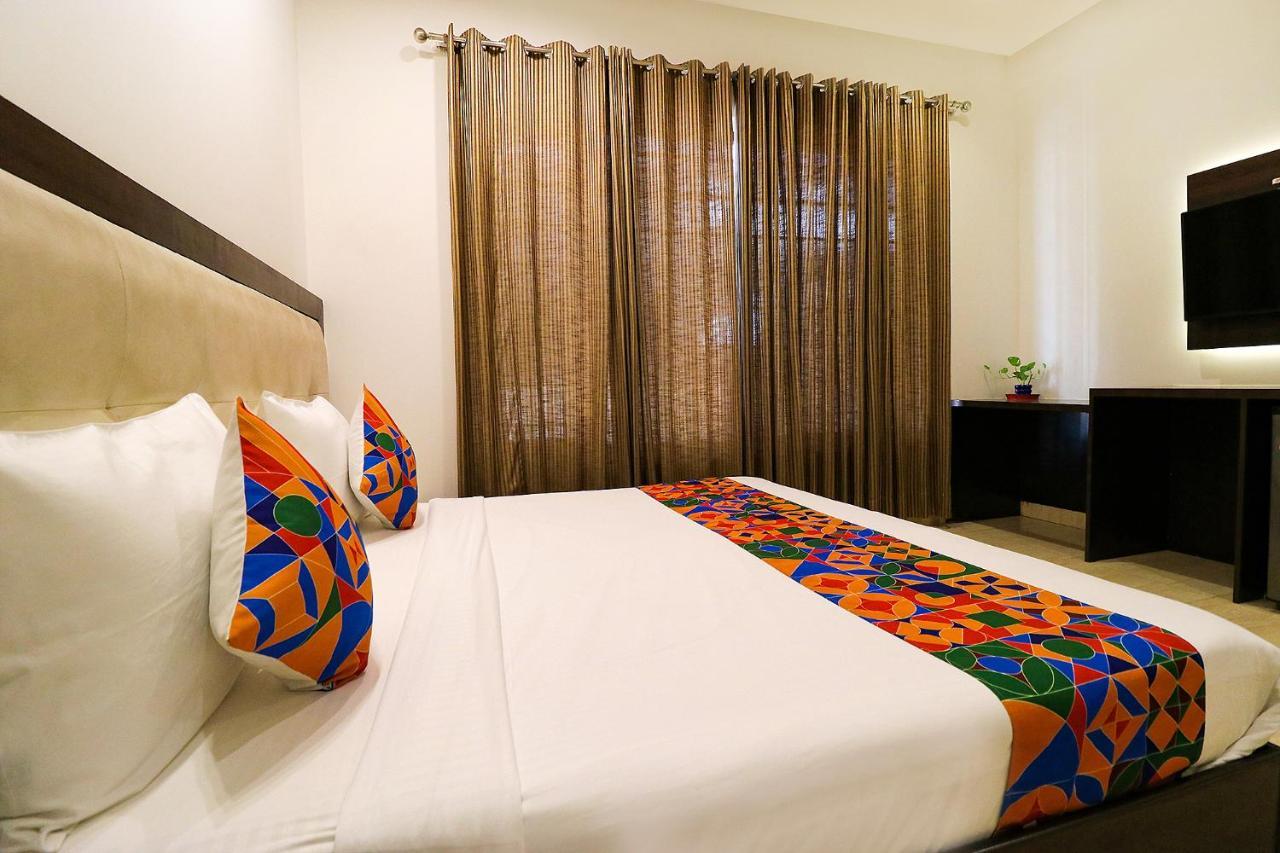 Fabhotel Oyster Villa Gurgáon Kültér fotó