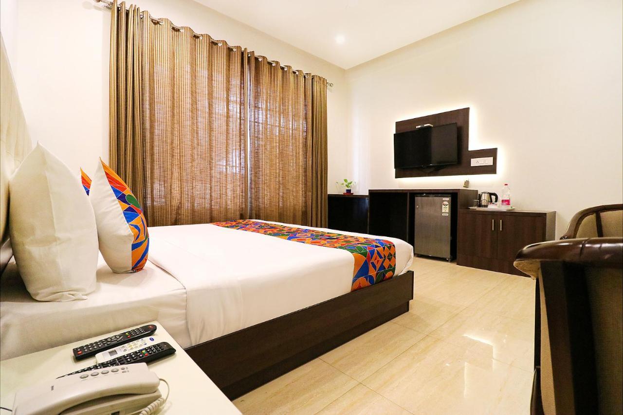 Fabhotel Oyster Villa Gurgáon Kültér fotó
